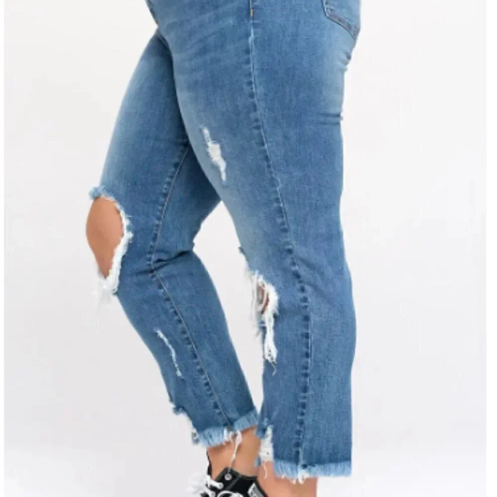 Women’s Medium Wash High Rise Distressed Raw Hem Straight Denim jeans